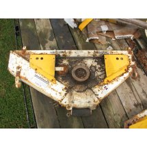 DECK SHELL 42" IH 489338 R4 USED