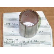 FRONT AXLE BUSHING IH 351457 R1 IH 350457 R1 741-3005 941-3005 NOS