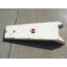 IH MAIN FRAME ASSEMBLY CUB CADET IH 473310 R91 NOS
